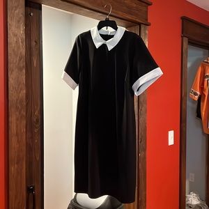 Womens white collared black dress. Size 16W